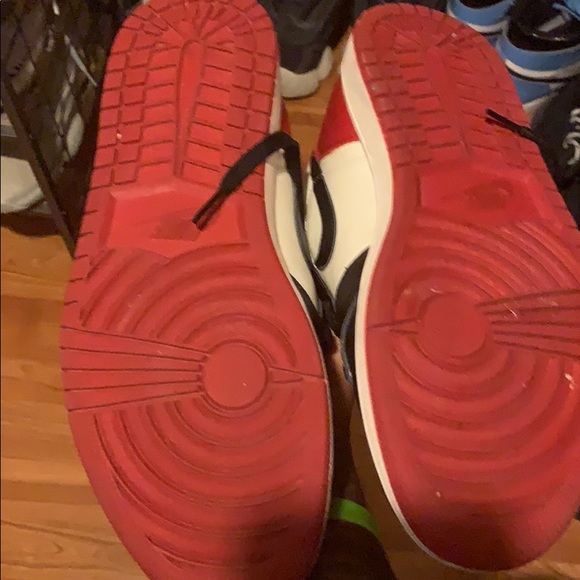 i am selling the bred 1s . I am looking to get 450 - Picture 3 of 3